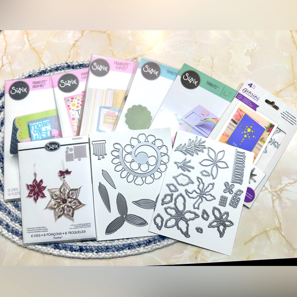 Lot of Sizzix die, thinlits, framelits, flowers, cards.